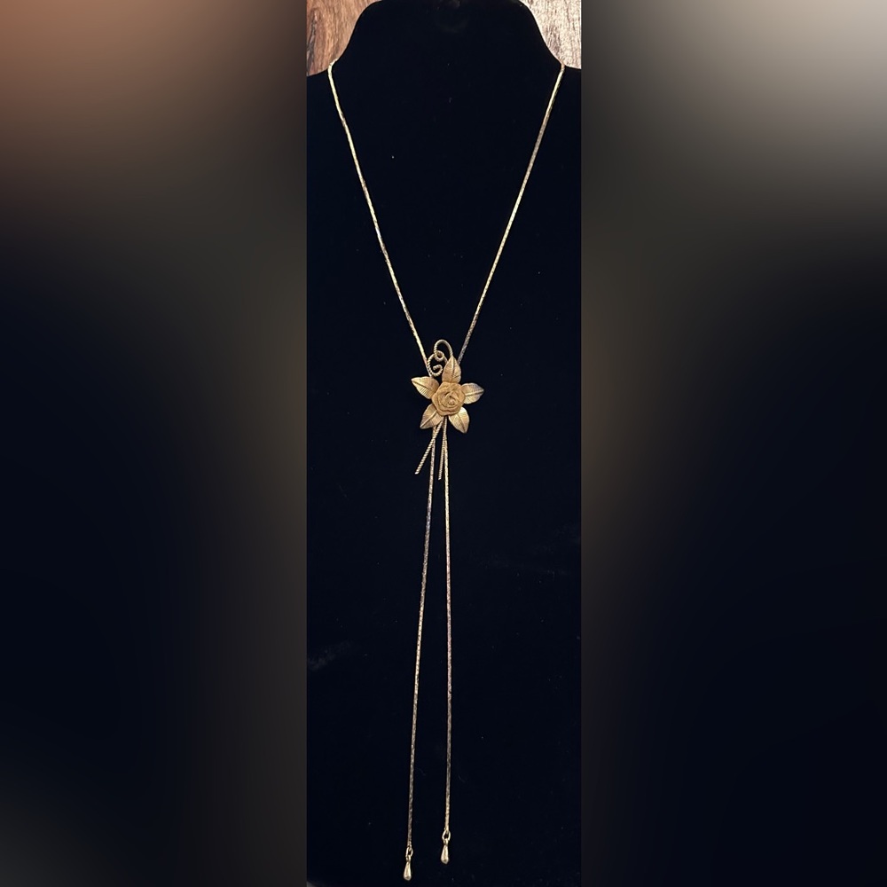 Antiqued Gold Toned Adjustable Slide Filigree Flower Pendant 30" Necklace